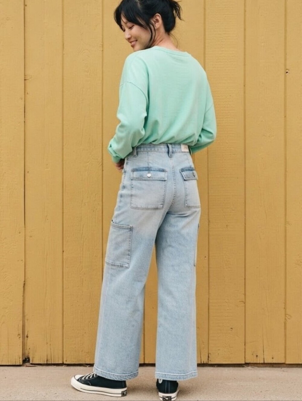 Judy Blue Wide Leg Cargo Jeans Size 11 / 30 High Waisted Light Wash Mom Jeans